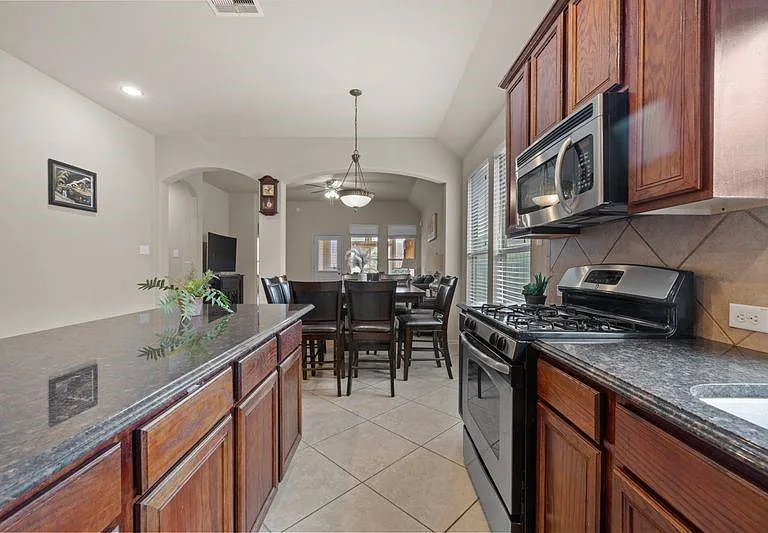 12610 Redbud Villa Ln — Photo 8
