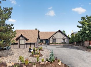 1863 Horizon Dr, West Kelowna, BC V1Z 3E4