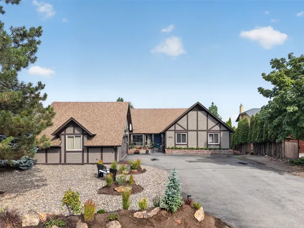 1863 Horizon Dr, West Kelowna, BC V1Z 3E4