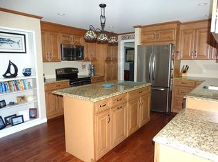 551 Allen Ave, South Kingstown, RI 02879
