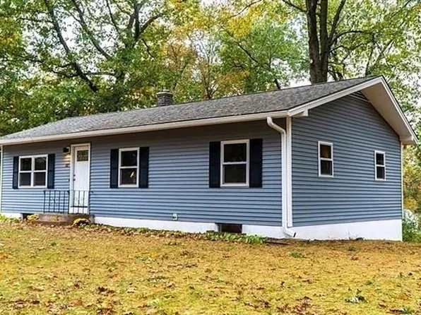 82 Hillside Dr, Springfield, MA 01118