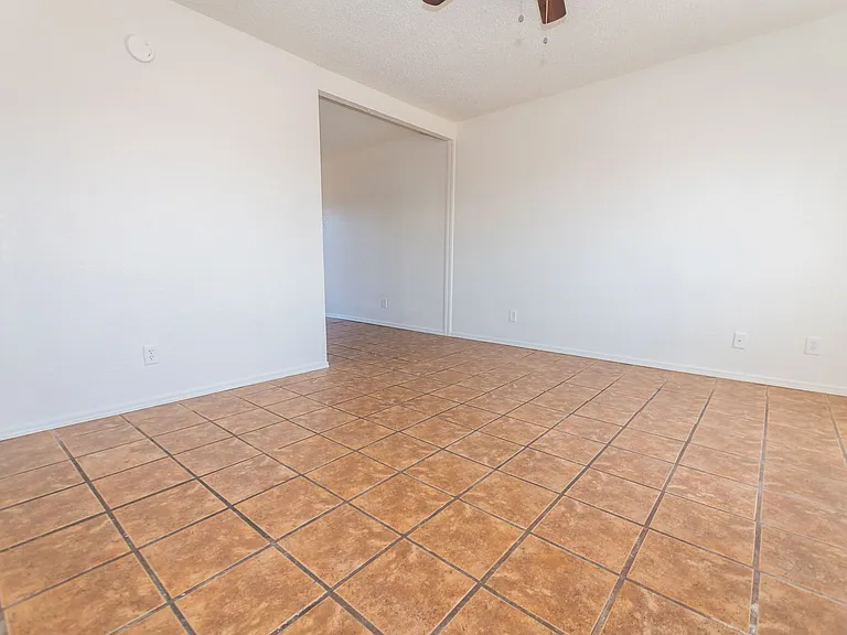 100 Terra Dr — Photo 2