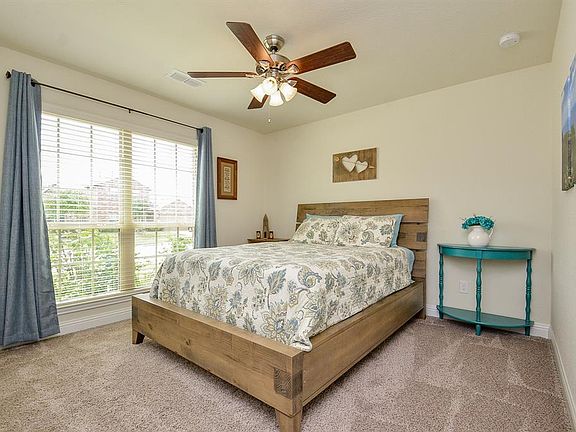 3rd image of 9722 Sable Canyon Dr