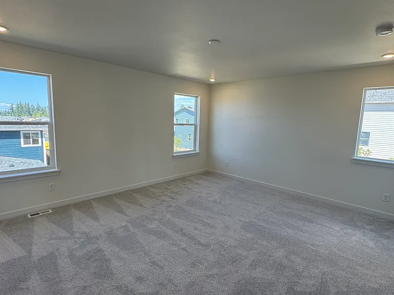 4928 88th Dr NE — Photo 32