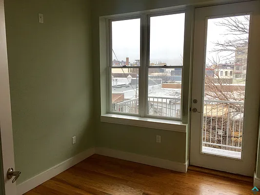 Rented by EXR | media 28