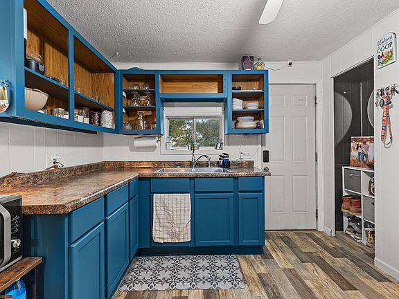 3rd image of 1123 K St NE