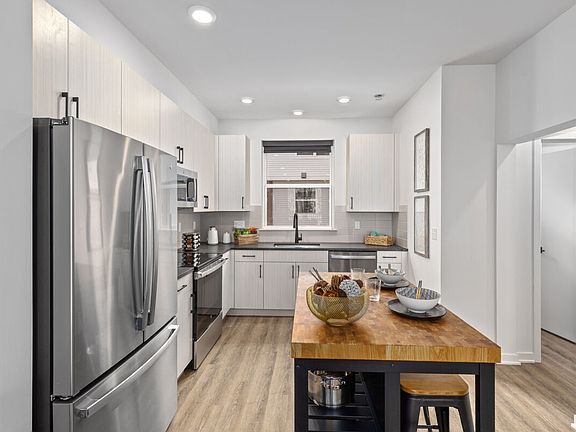 2nd image of 42639 Hoshi Ln #42623