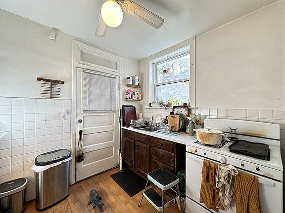 4th image of 2131 W Giddings St #C3