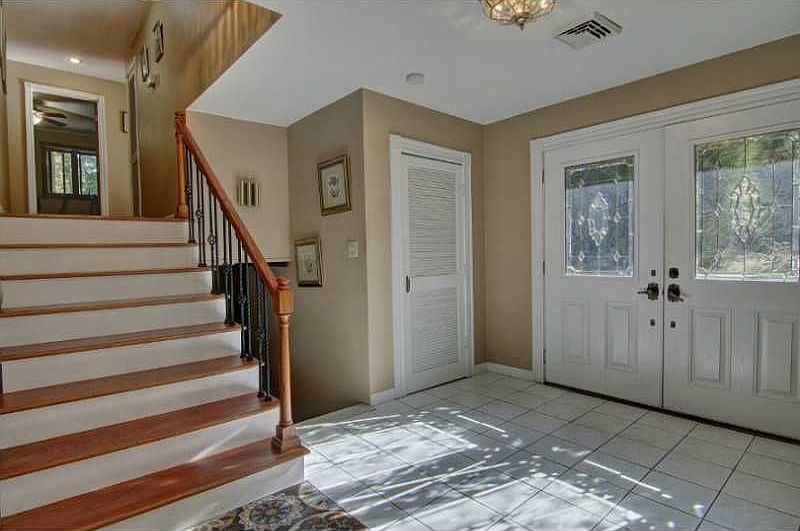 1st image of 4 Rosewood Dr