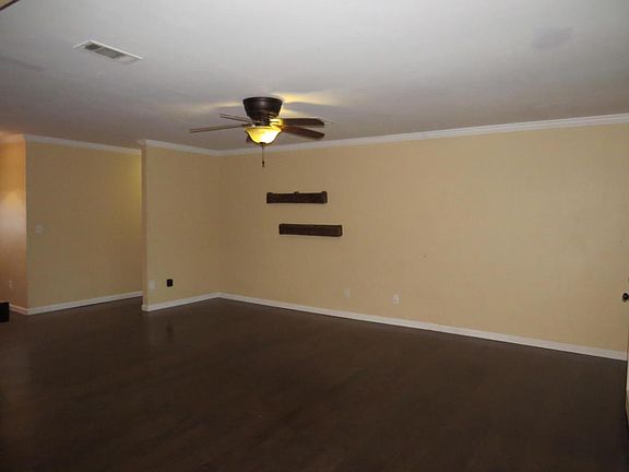 3rd image of 602 N Mobile Ave