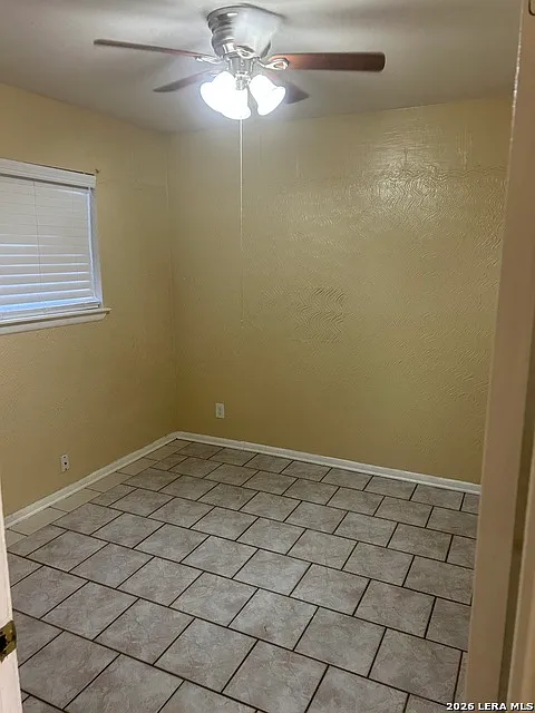 4 bed, 1.5 bath, 1004 sqft, $1,325 — Photo 4