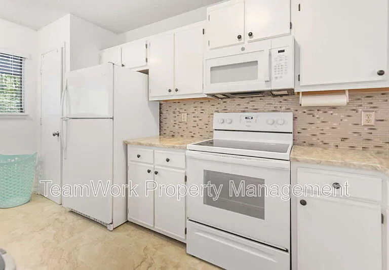 1161 Shadow Lake Cir #E — Photo 11