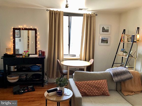 5th image of 1137 Pine St APT 305