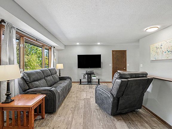 5th image of 6911 Faricy Ln