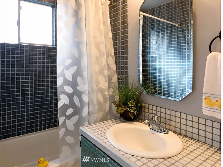 13807 NE 76th St — Photo 21