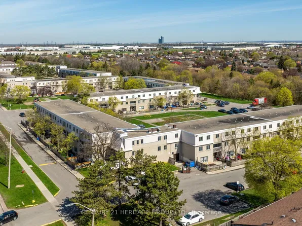 7555 Goreway Dr #131, Mississauga, ON L4T 3M9