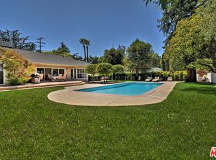 4375 Hayvenhurst Ave, Encino, CA 91436