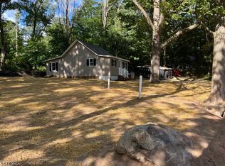 3 Deerfield Rd, Sparta, NJ 07871