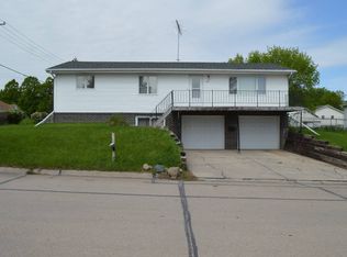 538 S 1st St, Albion, NE 68620