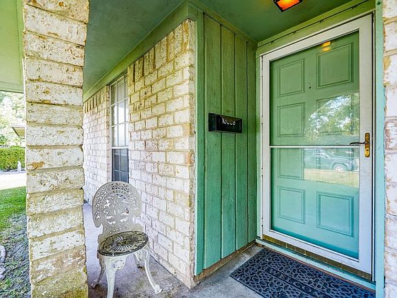3rd image of 10606 Sagebriar Dr