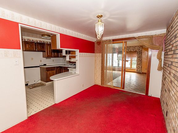 3rd image of 1662 Greenwood Dr
