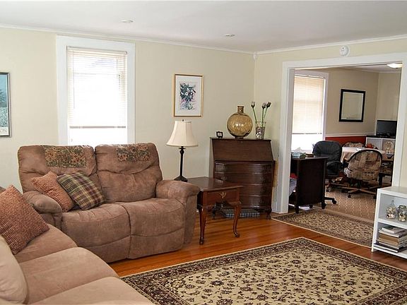 5th image of 148 Bristol St