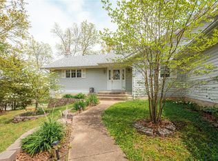 902 Hilltop Dr, Sullivan, MO 63080