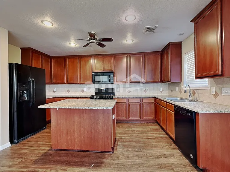 17022 Sperry Landing Dr — Photo 4