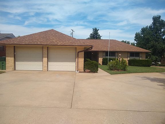 2nd image of 1320 Kingston Dr