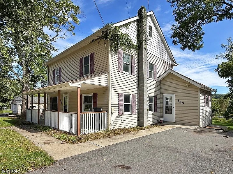 3 bed, 2.0 bath, $3,700 — Photo 2