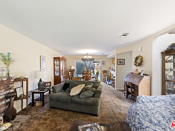 4th image of 203 E Avenue R5