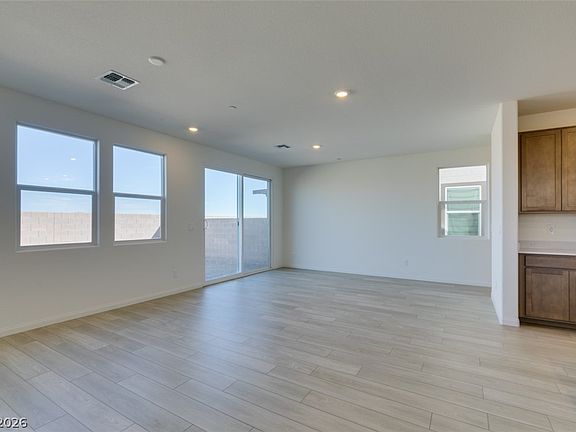 5th image of 650 Moonlit Lake Ln