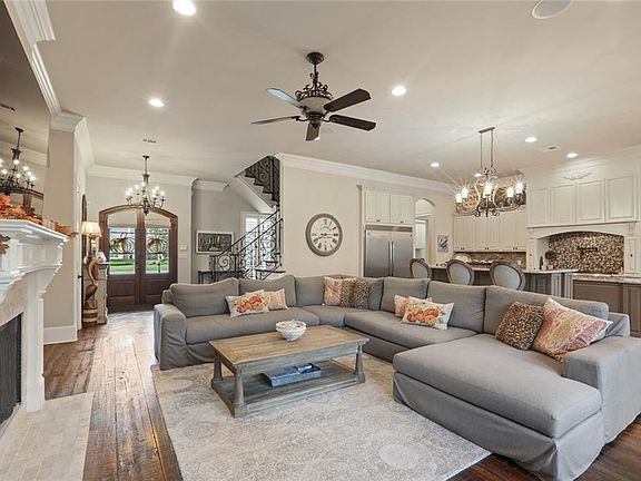 5th image of 202 Parkside Ct