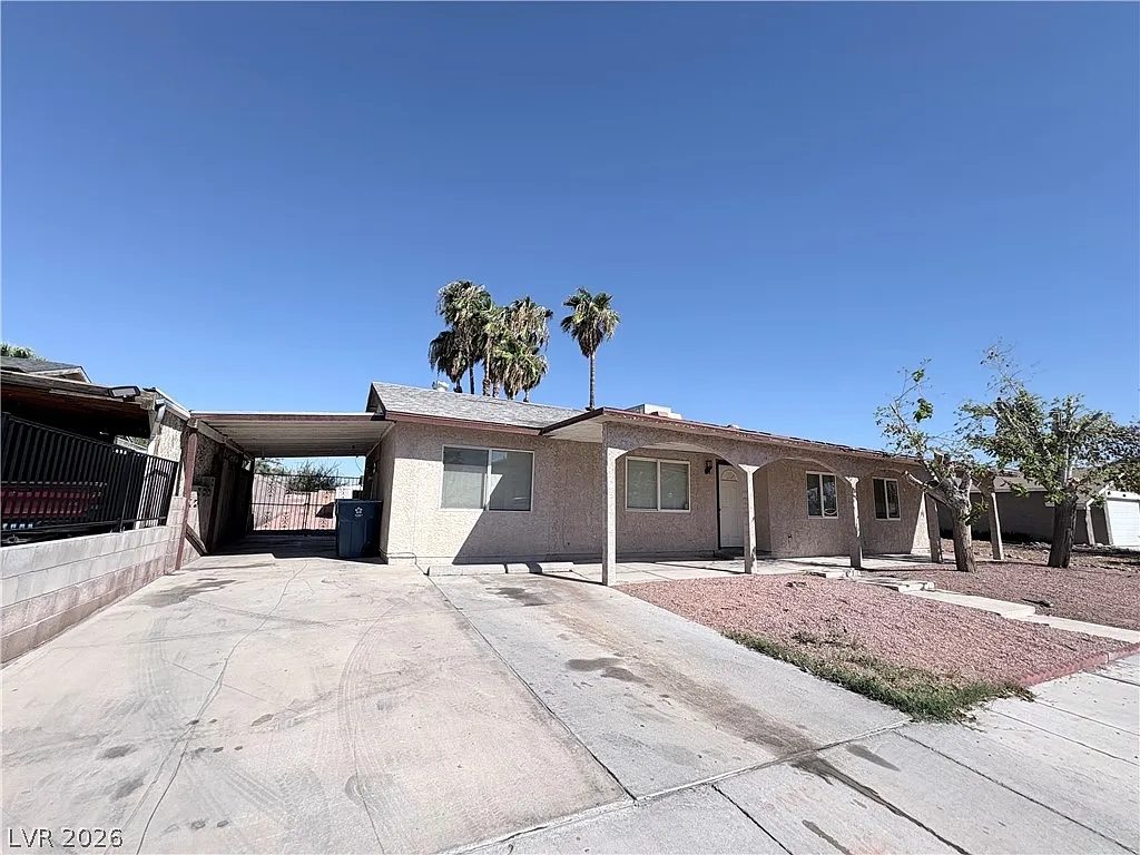 4 bed, 2.0 bath, 1158 sqft, $1,900 — Photo 2