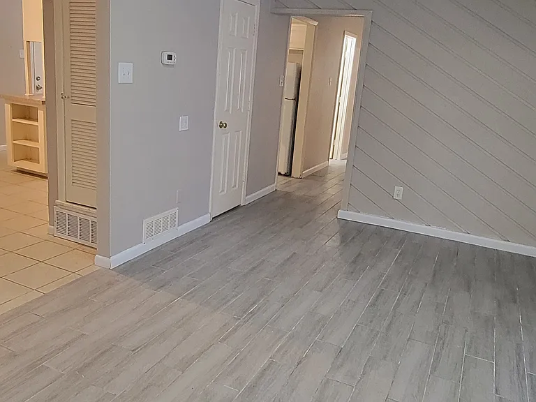 427 Darlene Ln — Photo 5