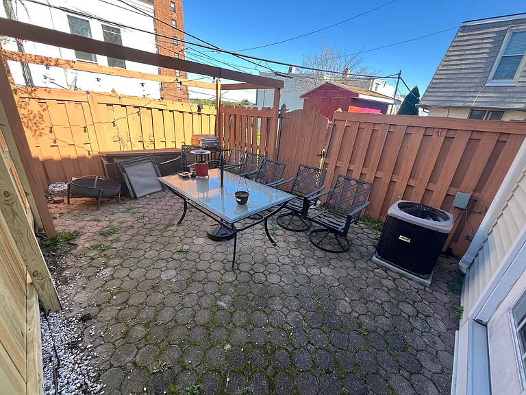 1030 McDowell St — Photo 5