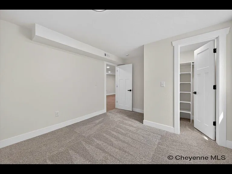 117 E 3rd Ave — Photo 5