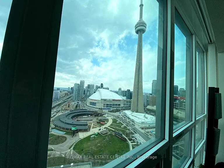 19 Grand Trunk Cres #3601 — Photo 12