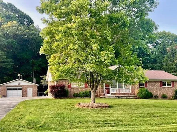 327 Lanier Dr, Lexington, NC 27295