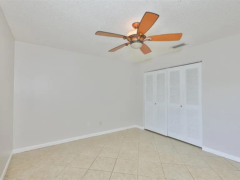207 Islip Way — Photo 18
