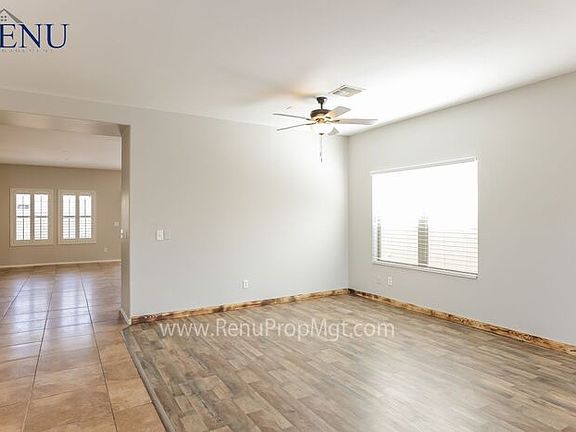 5th image of 633 W Gabrilla Ct