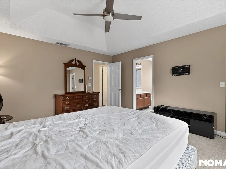 2226 Dresden Grn NW — Photo 22