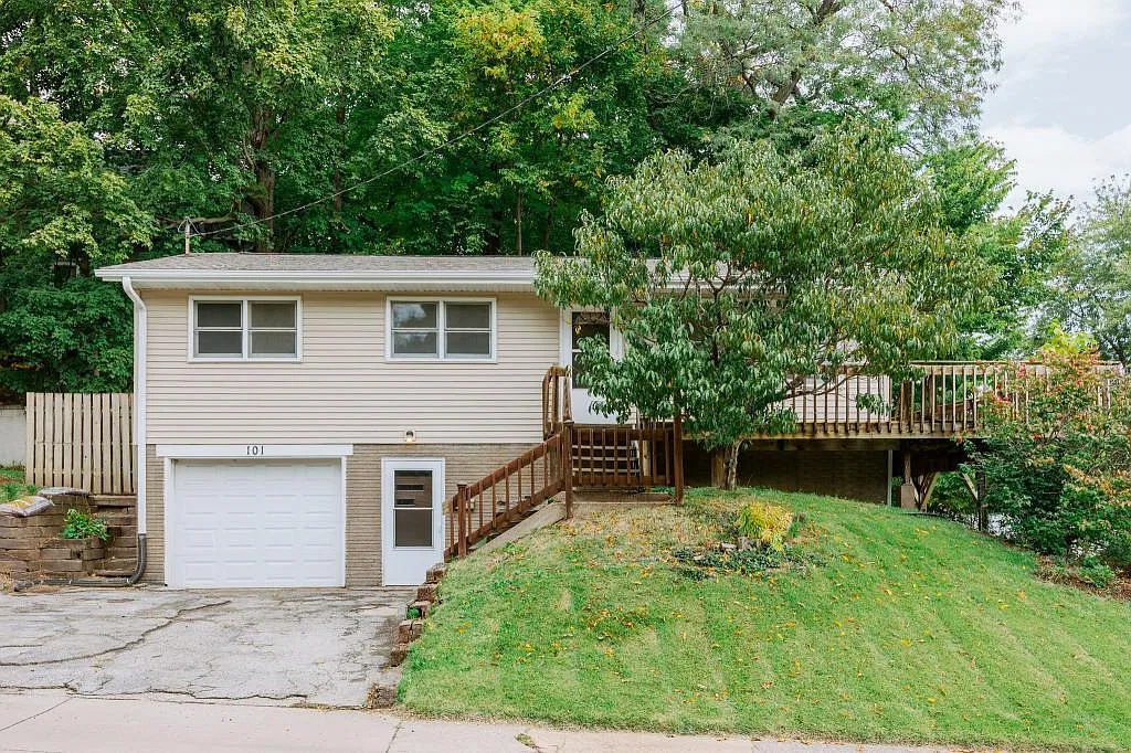 101 Roscoe Ave — Photo 1