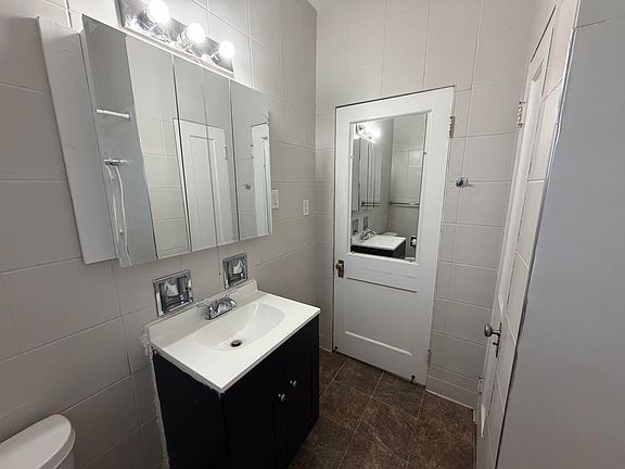 5th image of 1121 N Bowman Ave