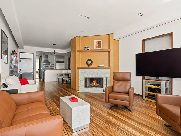 244 West 23rd Street 3A image 2 of 11