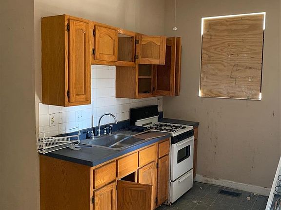 3rd image of 7624 Vermont Ave