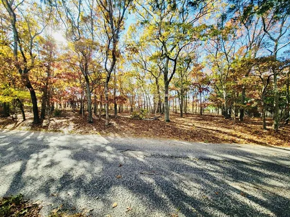 24 Harbor View Ave, East Hampton, NY 11937