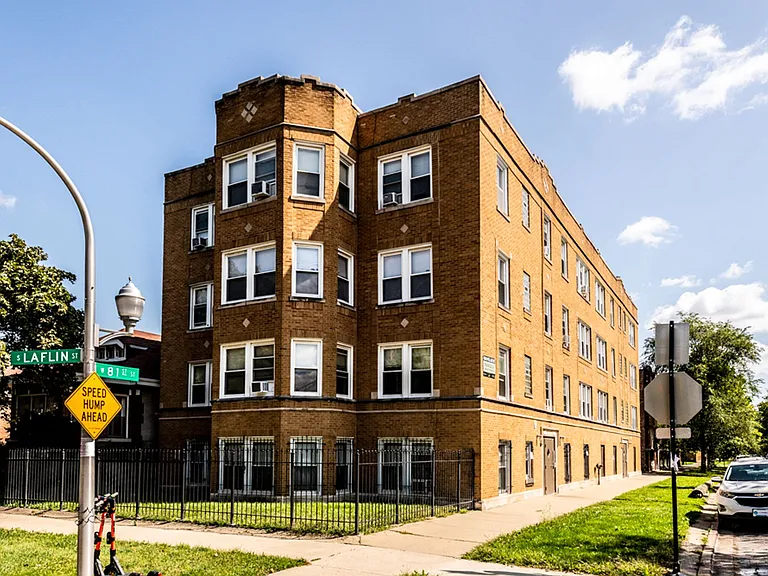 8057 S Laflin St — Photo 9