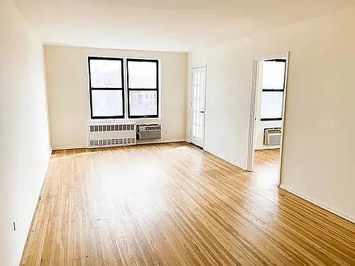 100-25 Queens Blvd Photo 1