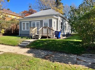 212 3rd St SE, Watertown, SD 57201